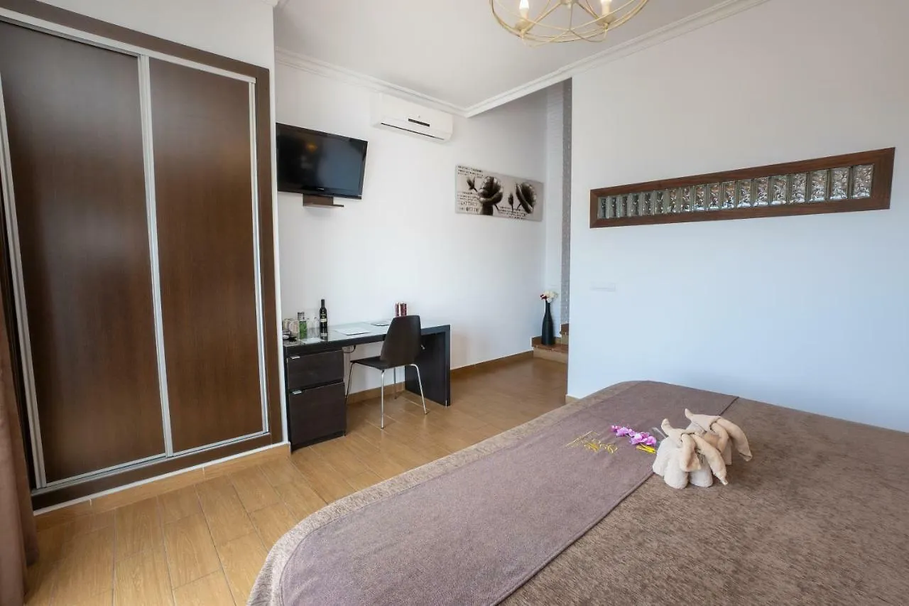 Hostal Casa Mercedes Nerja 2*,  Spain