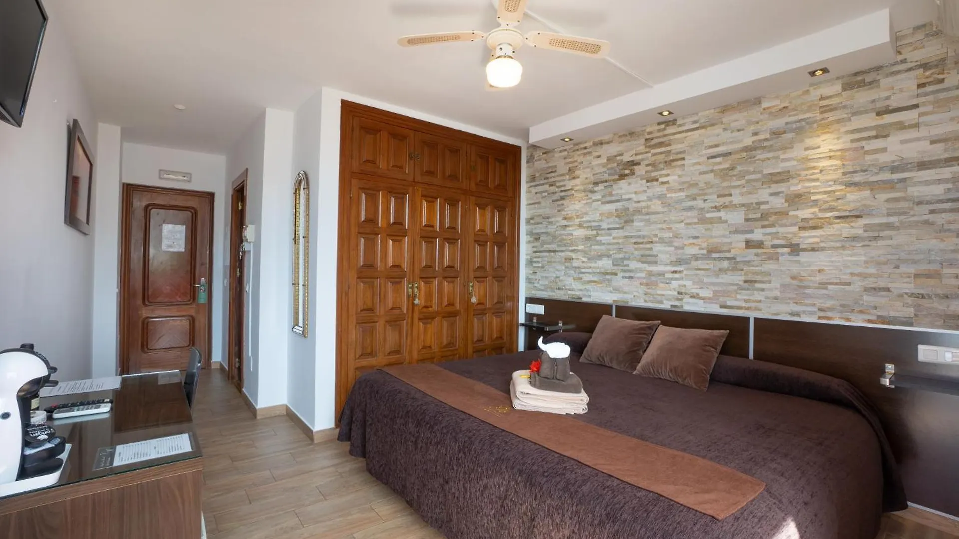 ** Guest house Hostal Casa Mercedes Nerja Spain